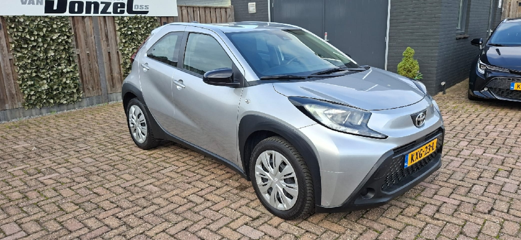 Toyota Aygo X - 1.0 VVT-i S-CVT Play AUTOMAAT - AutoWereld.nl