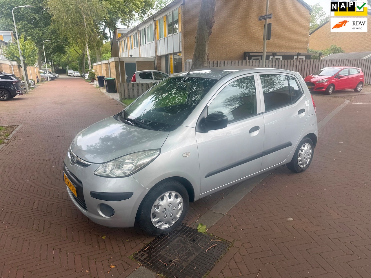 Hyundai i10 - Airco / Parkeersensoren achter / Leuke auto - AutoWereld.nl