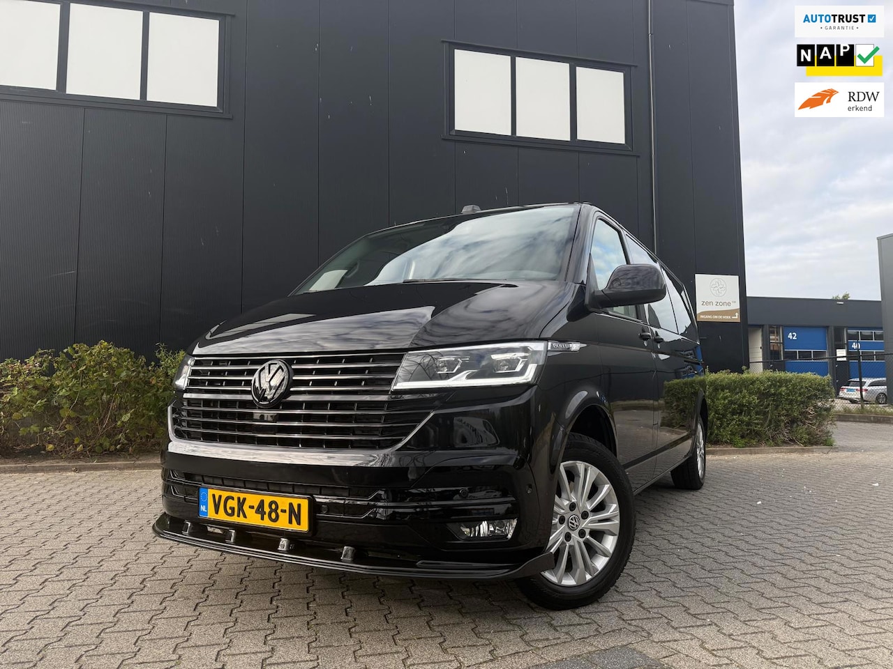 Volkswagen Transporter - 2.0 TDI L2H1 30 DC Bulli 2.0 TDI L2H1 30 DC Bulli - AutoWereld.nl