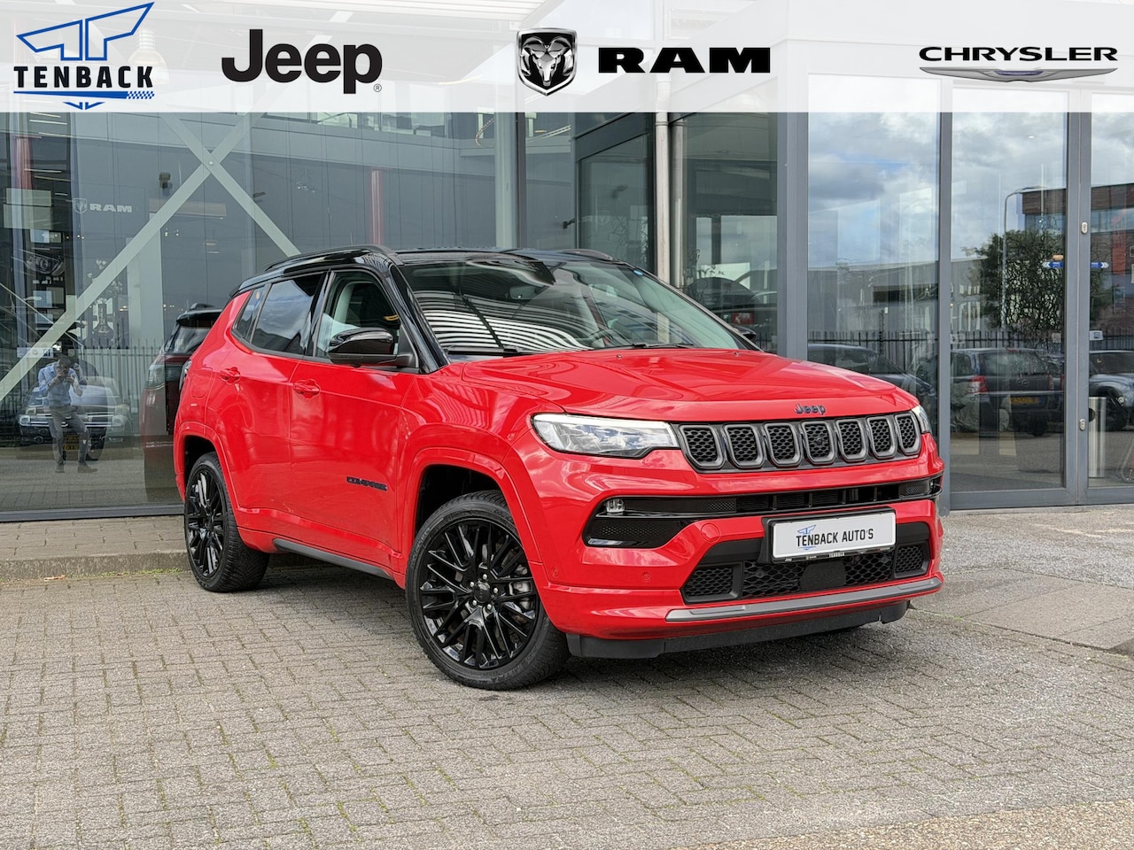 Jeep Compass - 4xe 240 Plug-in Hybrid Electric S | Memoryseats | Trekhaak | 360 camera - AutoWereld.nl