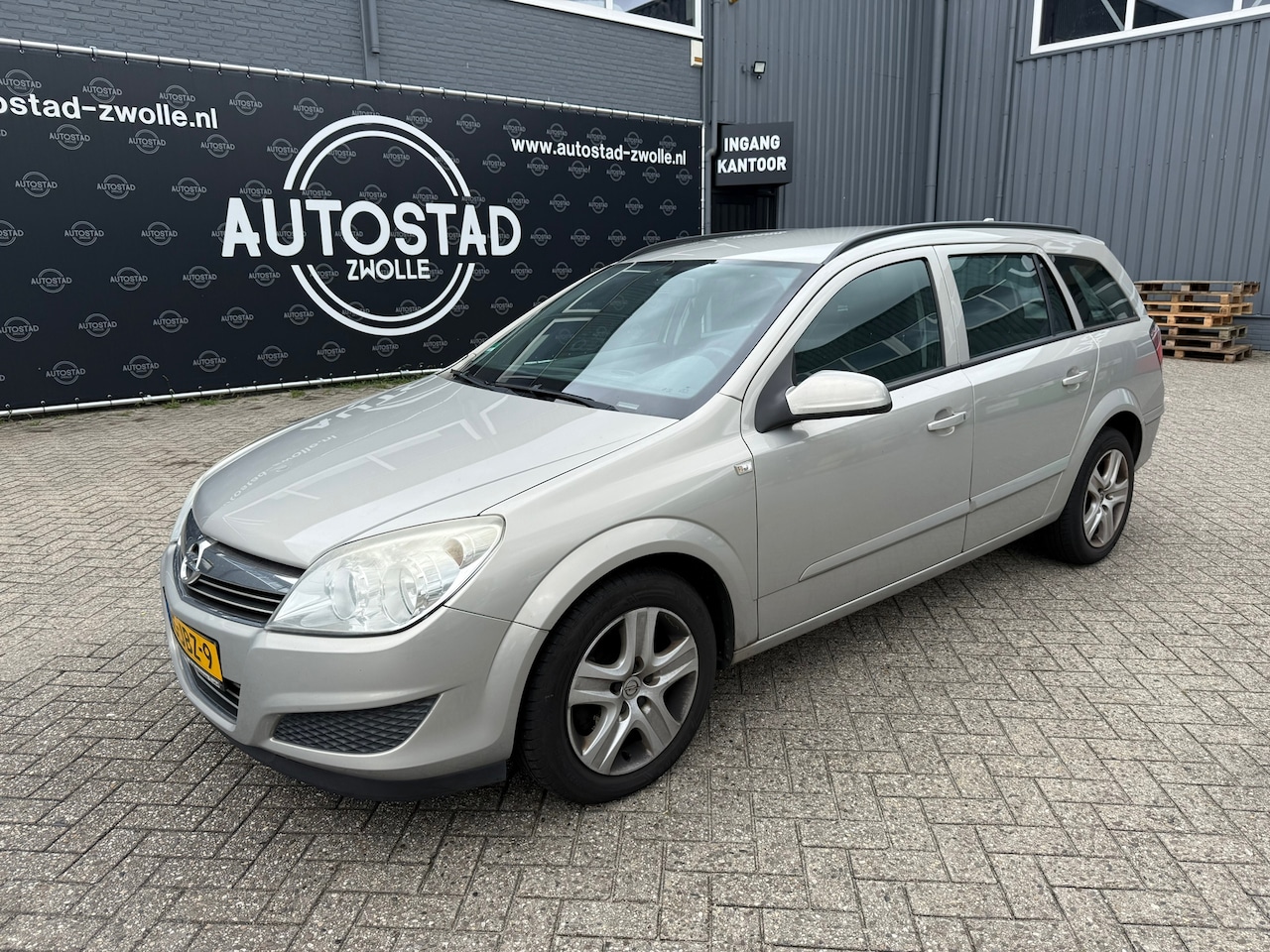 Opel Astra Wagon - 1.6 Essentia airco / elektramen / trekhaak - AutoWereld.nl