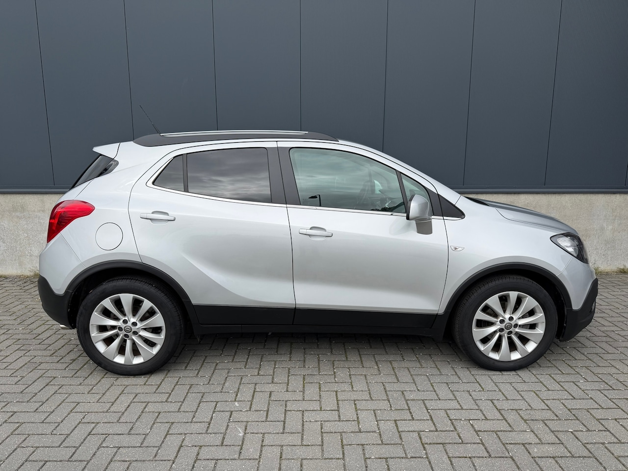 Opel Mokka - 1.4 T Cosmo Automaat, Trekhaak, Navigatie, ECC, PDC, - AutoWereld.nl