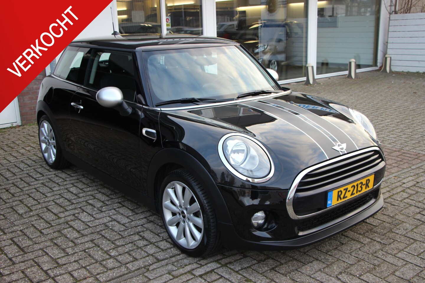 MINI 3-Deurs - 1.5 Cooper Business NAVI - AutoWereld.nl