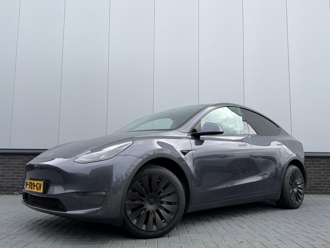 Tesla Model Y - Long Range AWD 75 kWh Long Range AWD 75 kWh - AutoWereld.nl