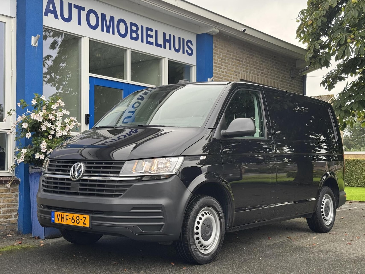 Volkswagen Transporter - 2.0 TDI L1H1 | Cruise | Carplay | PDC | Airco - AutoWereld.nl