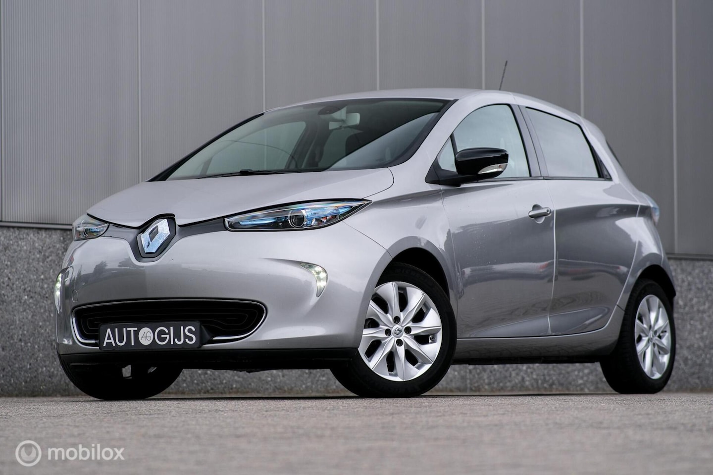 Renault Zoe - R240 Intens 22 kWh (ex Accu) | Camera | LMV | LED | Navigatie | Rijklaarprijs | 2017 | - AutoWereld.nl