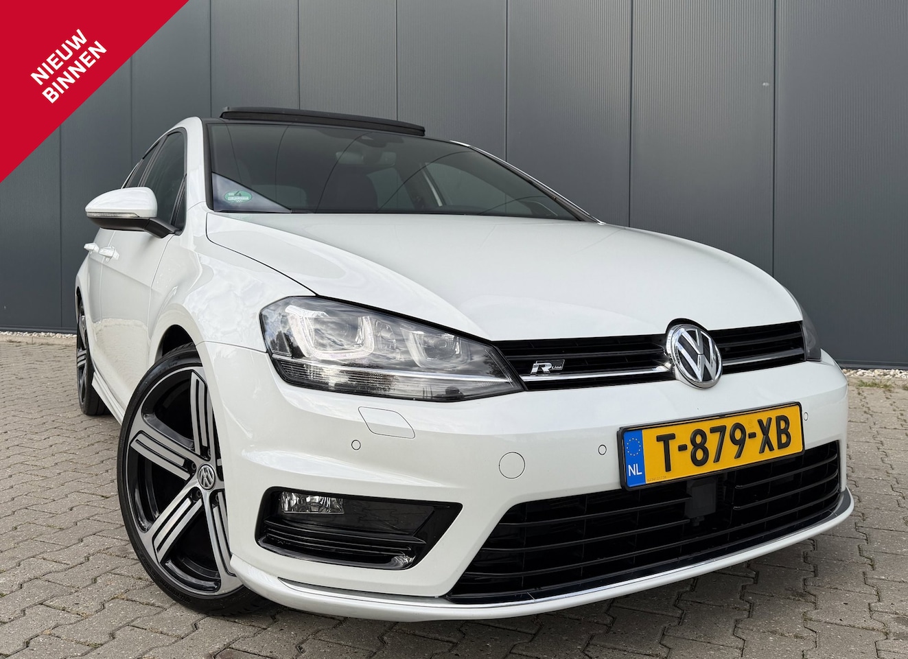 Volkswagen Golf - 1.4 TSI ACT 150PK R-LINE | PANO | LED | 19'' - AutoWereld.nl