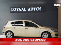Opel Astra - 1.6 Essentia | AIRCO | CRUISE | NAVI | EL. RAMEN | APK