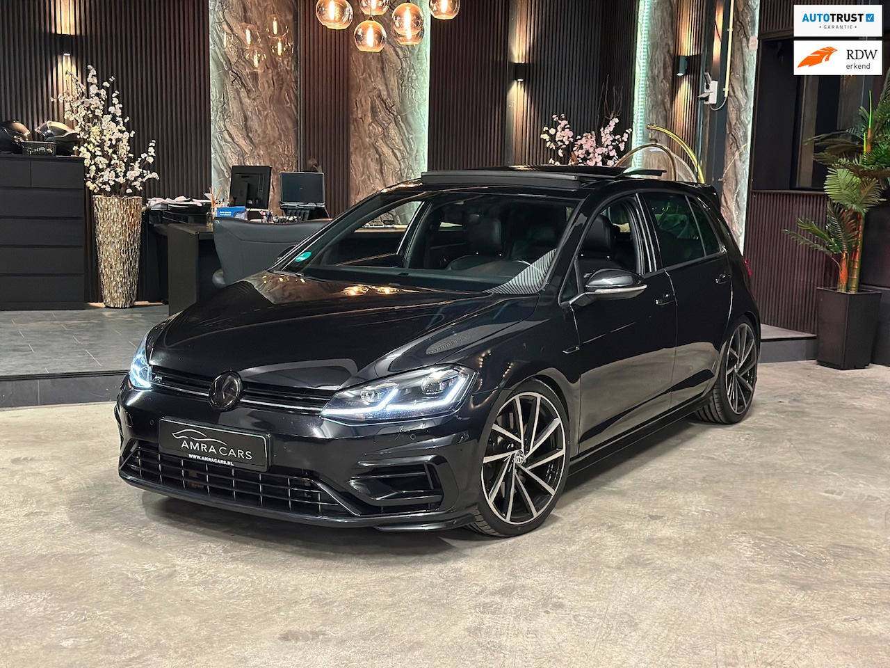 Volkswagen Golf - 2.0 TSI 4Motion R|PANO|KEYLESS|LEDER - AutoWereld.nl