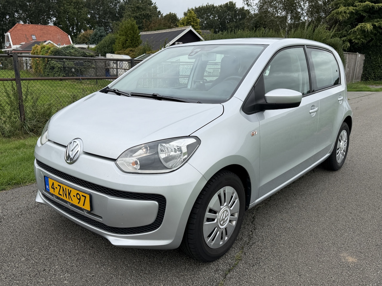 Volkswagen Up! - 1.0 move up! BlueMotion Airco/Navi/ 88.000km! NAP! - AutoWereld.nl