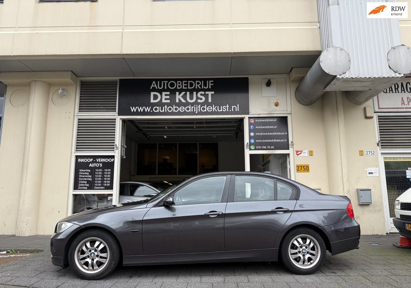 BMW 3-serie - 320i AUT 2007 Leder Opendak Navi Clima - AutoWereld.nl