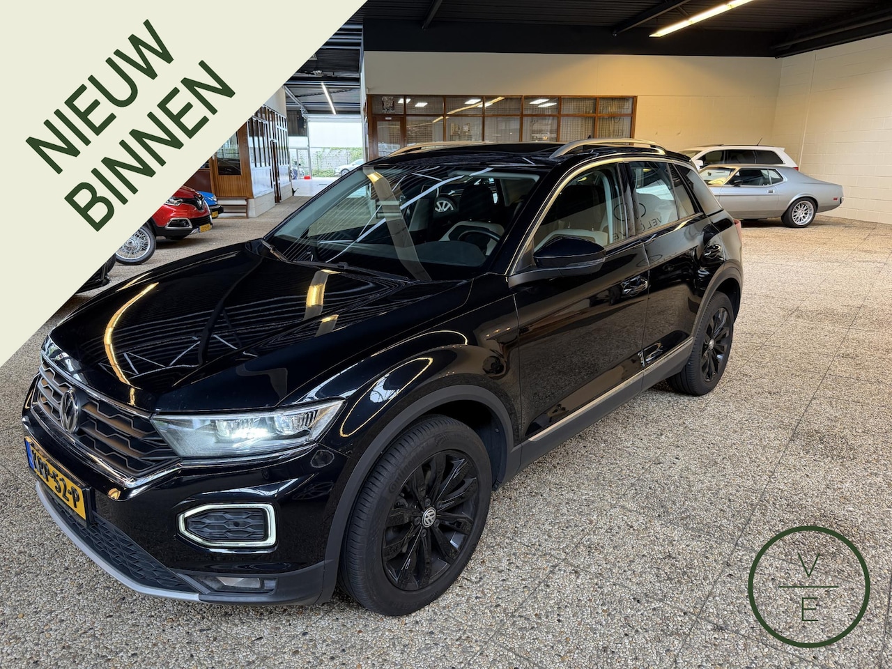 Volkswagen T-Roc - 1.5 TSI Sport Business R | Pano | Camera | Keyless | - AutoWereld.nl