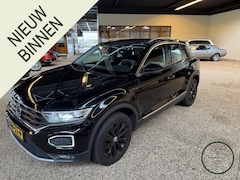 Volkswagen T-Roc - 1.5 TSI Sport Business R | Pano | Camera | Keyless |
