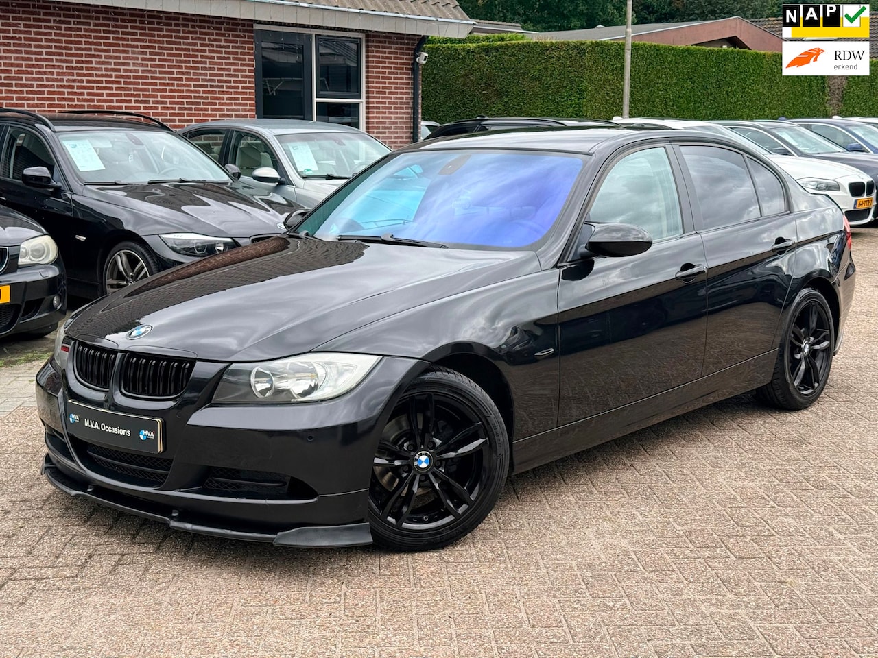 BMW 3-serie - 320i High Executive |INRUIL KOOPJE!!|Leder|Climate control|Navigatie|Cruise control.. - AutoWereld.nl