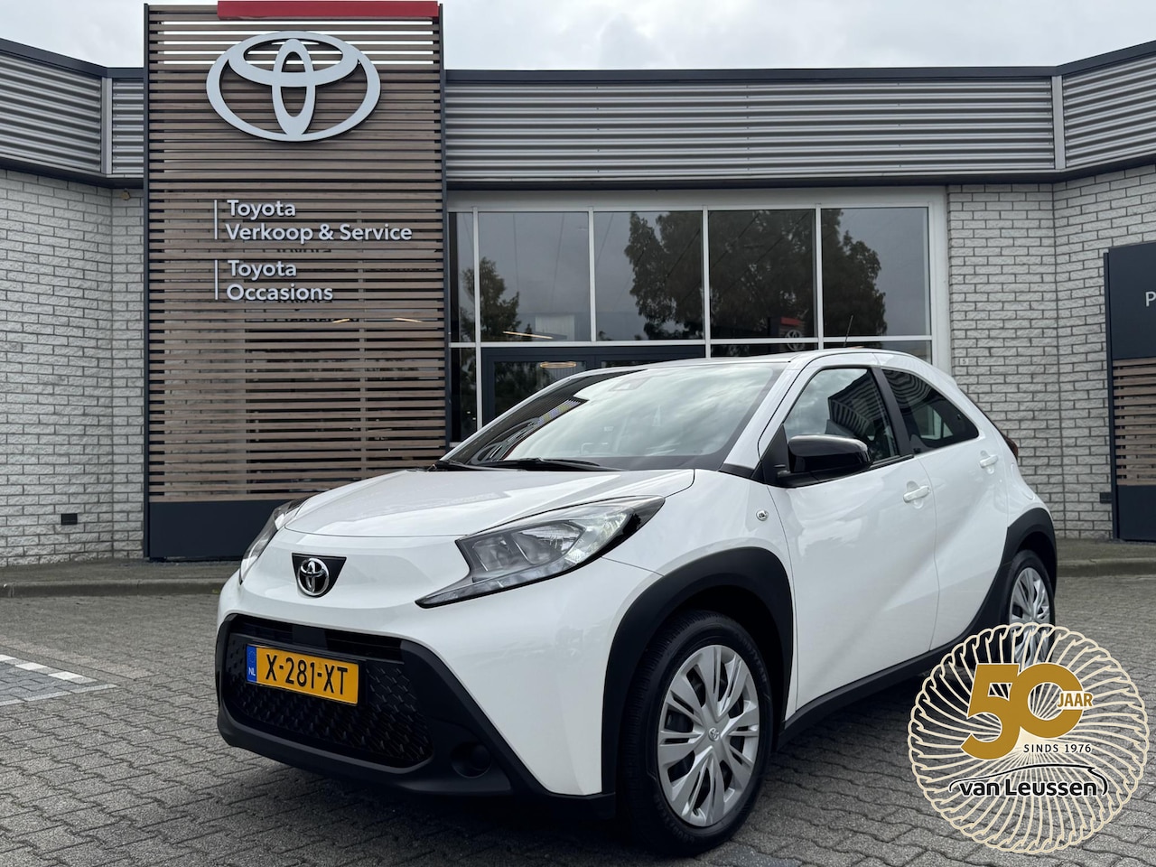 Toyota Aygo X - 1.0 VVT-i MT PLAY NL-AUTO 1E-EIG AD-CRUISE CAMERA AIRCO APPLE/ANDROID LAGE KM-STAND! - AutoWereld.nl