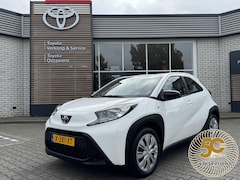 Toyota Aygo X - 1.0 VVT-i MT PLAY NL-AUTO 1E-EIG AD-CRUISE CAMERA AIRCO APPLE/ANDROID LAGE KM-STAND