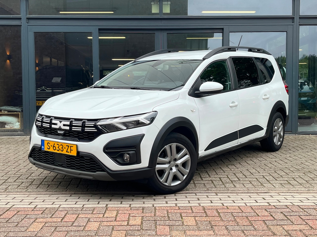 Dacia Jogger - 1.0 TCe 100 ECO-G Expression 7p. | Carplay | Cruisecontrol | Parkeersensoren | Navigatie | - AutoWereld.nl