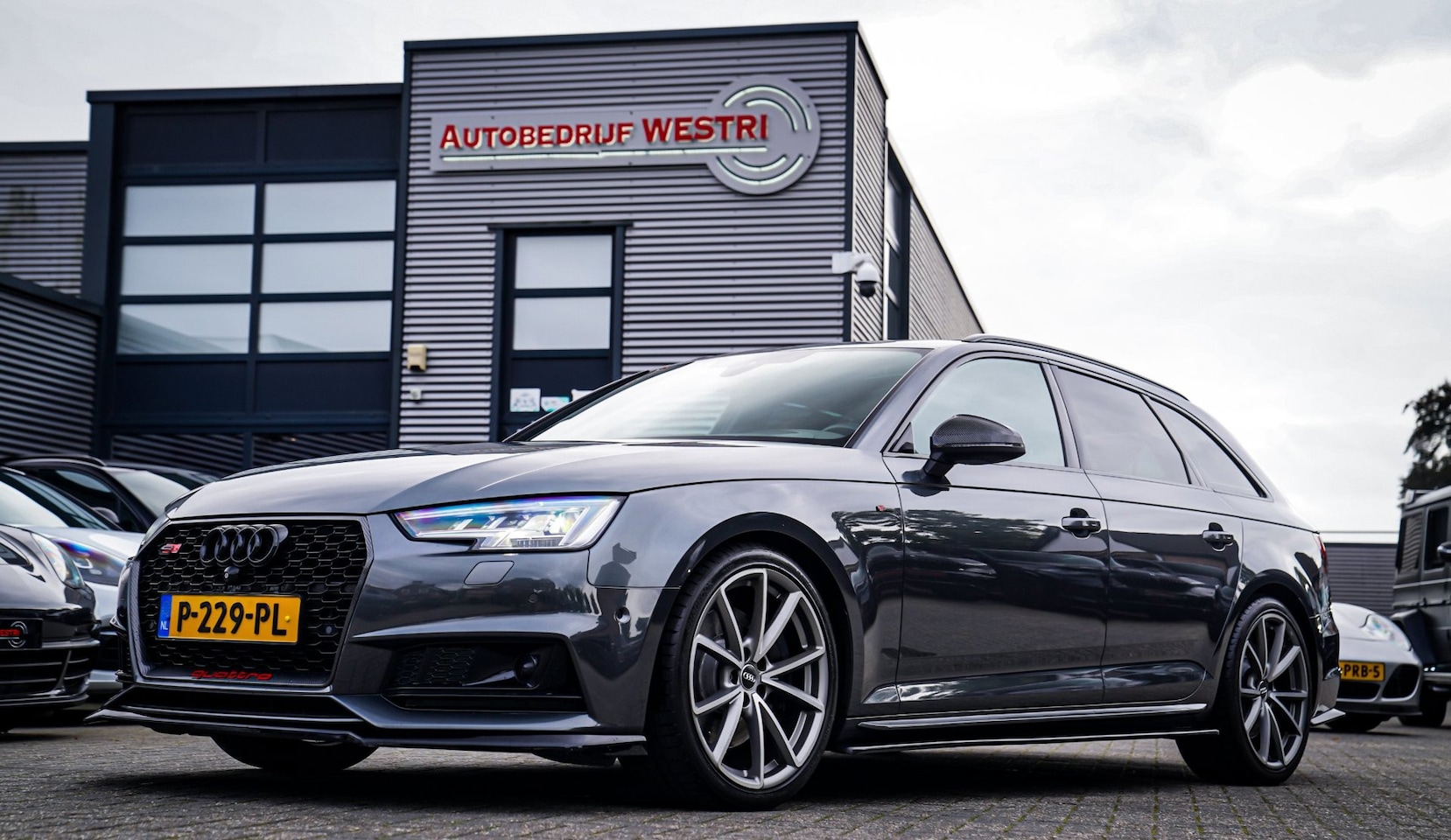 Audi A4 Avant - 2.0 TFSI quattro Sport Pro Line S | Panorama | 252PK | 2x S-line | RS Look | Maxton Design - AutoWereld.nl