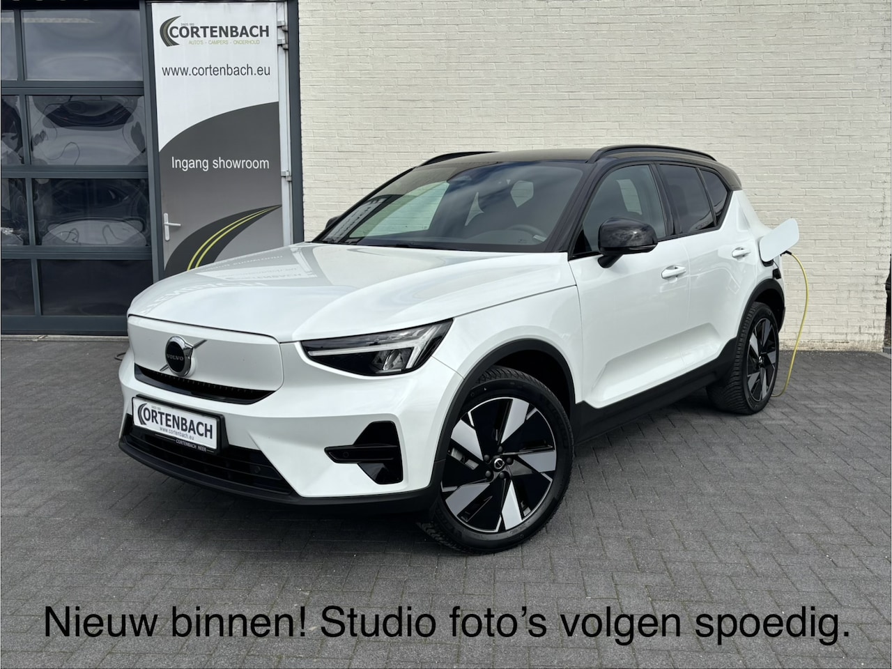 Volvo XC40 - Single Motor Extended Range Plus 82 kWh | Zwenkbare trekhaak | Adaptieve cruise | Blis | F - AutoWereld.nl