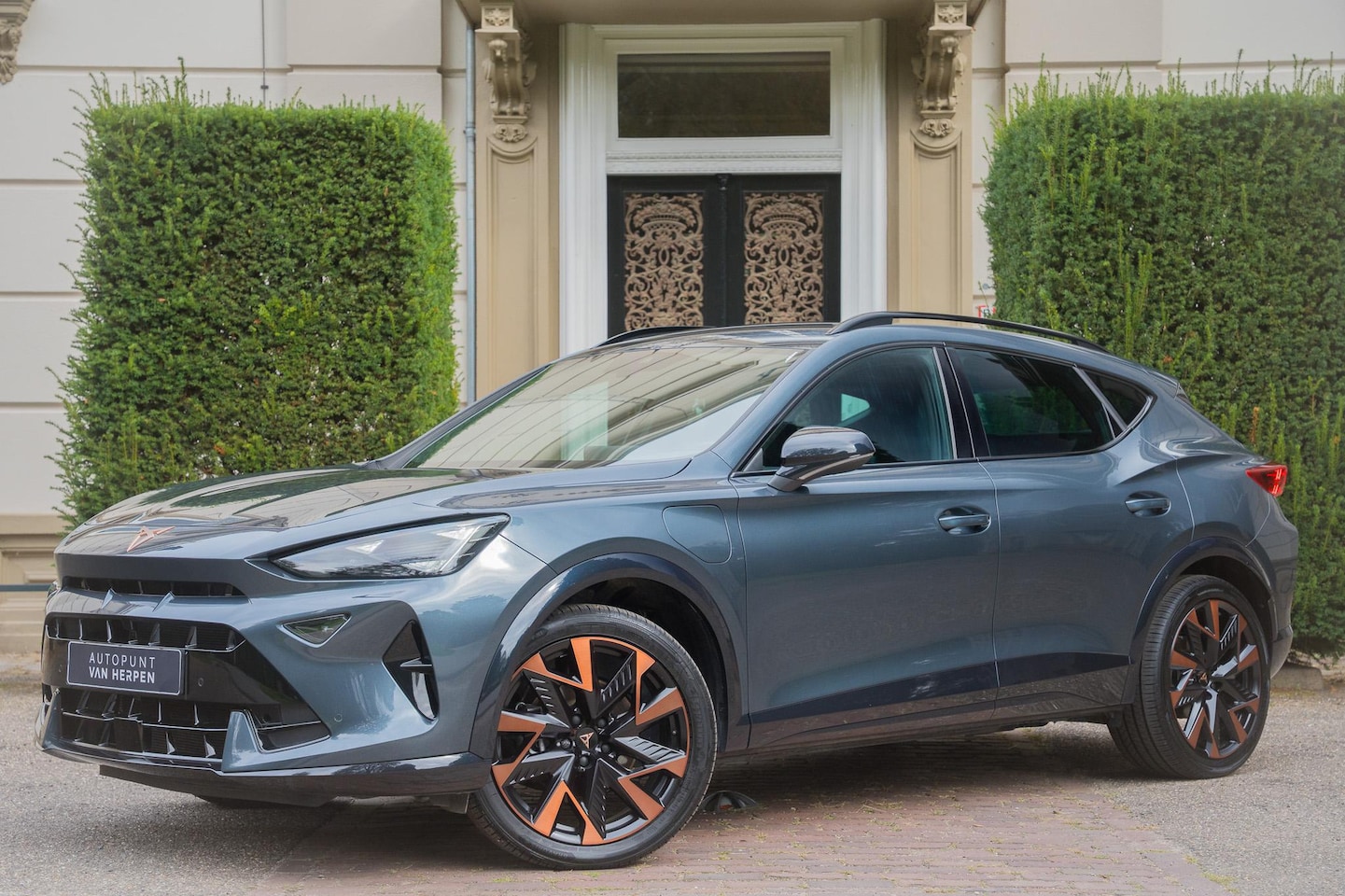 CUPRA Formentor - 1.5 TSI e-Hybrid Business KEYLESS | ADAPTIVE | CARPLAY | CAMERA | KEYLESS - AutoWereld.nl