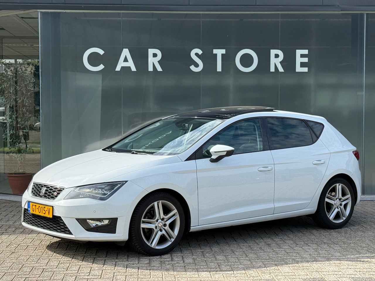 SEAT Leon - 1.4 TSI 150PK DSG FR Pano|Navi|Camera - AutoWereld.nl