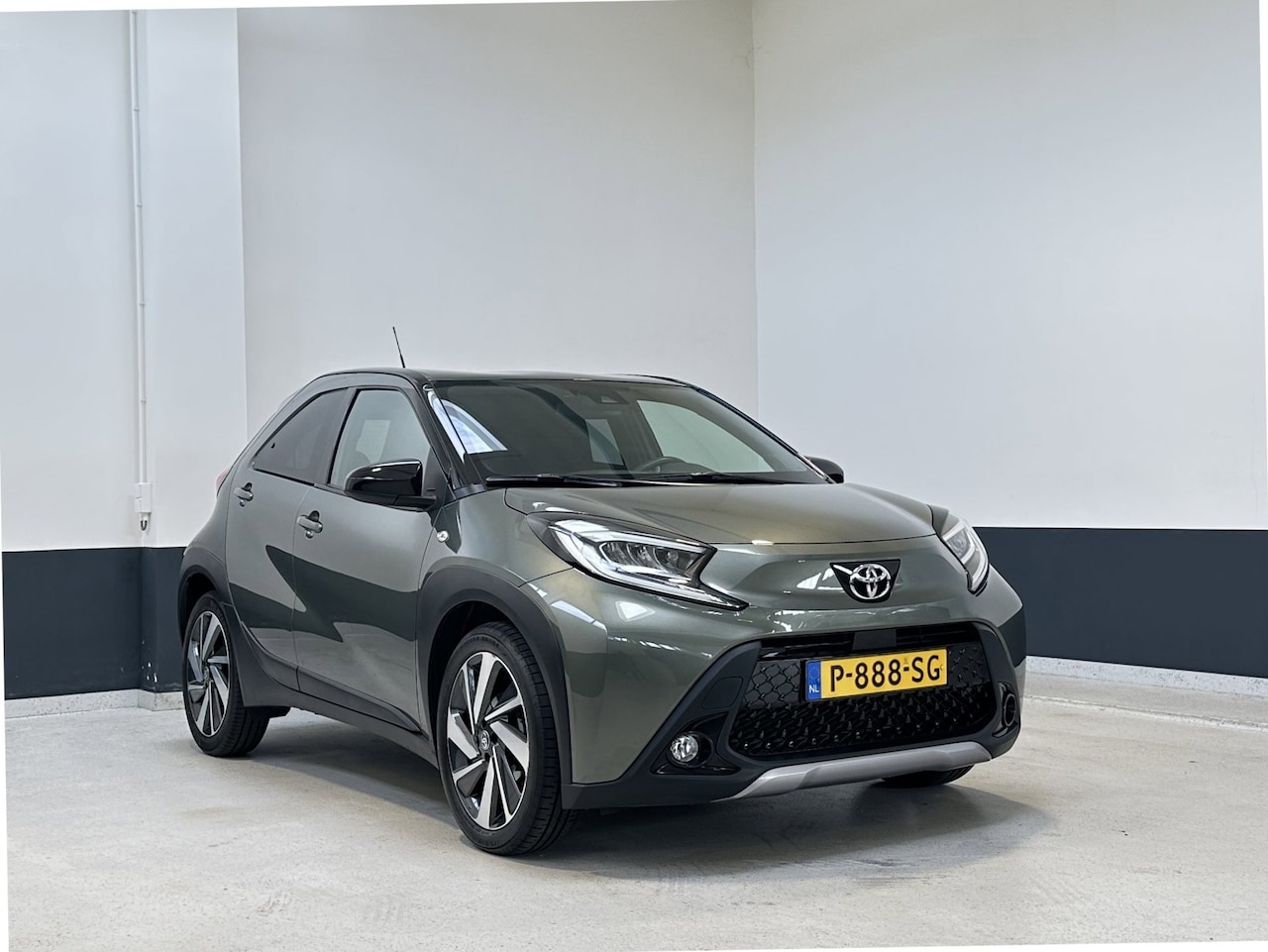 Toyota Aygo X - 1.0 VVT-i MT Envy | JBL | Apple Carplay/ Android Auto | LM velgen | NL | 1 Eig | - AutoWereld.nl