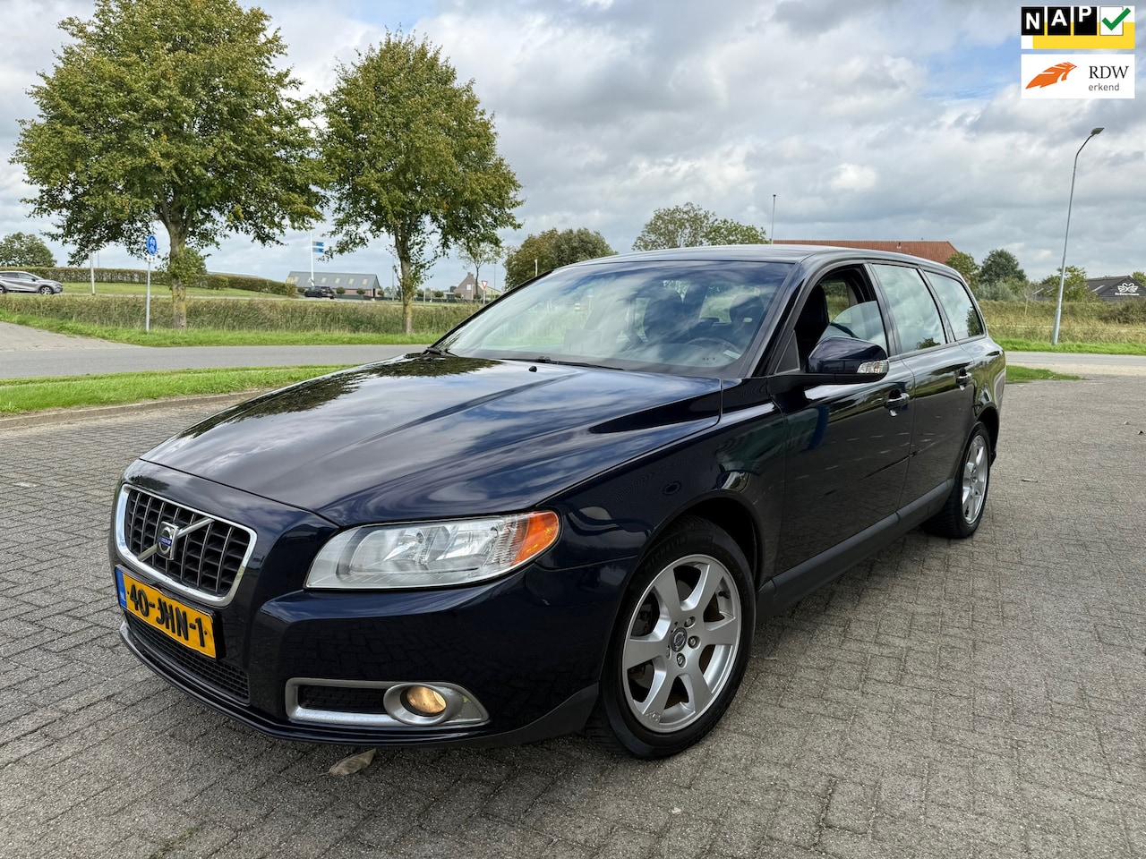 Volvo V70 - 2.4D Limited Edition NAP/LEER/CLIMA/APK/NAVI - AutoWereld.nl