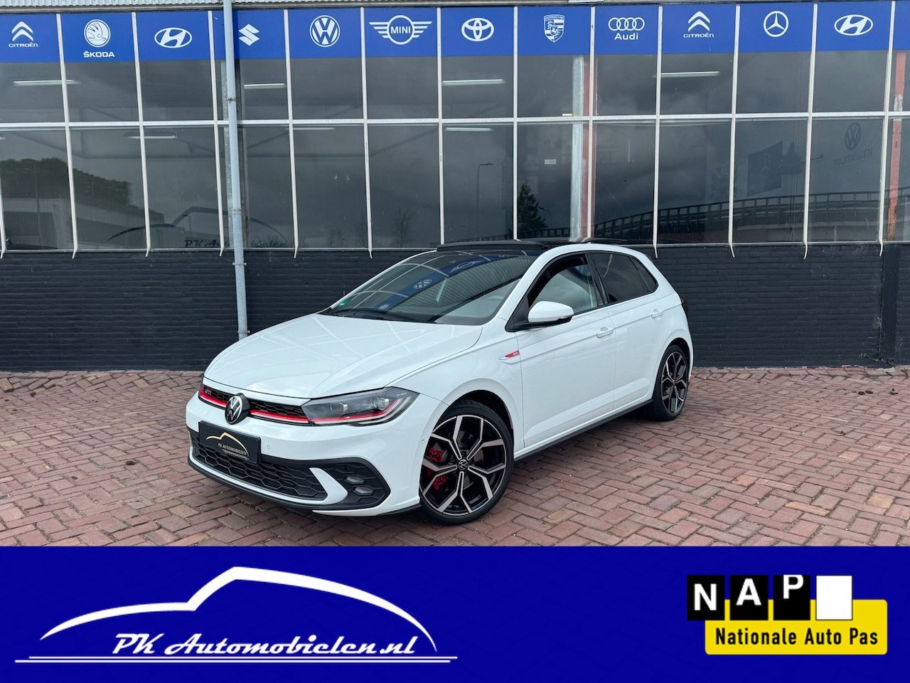 Volkswagen Polo - 2.0 TSI GTI **BEATS + PANO + IQ LIGHT + CARPLAY** - AutoWereld.nl