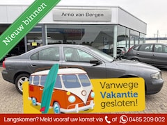 Volvo S60 - 2.4, airco, cruisecontrol, trekhaak