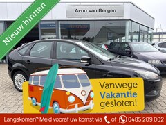 Ford Focus - 1.6 Titanium, climatronic, cruisecontrol, pdc, trekhaak, zeer nette auto