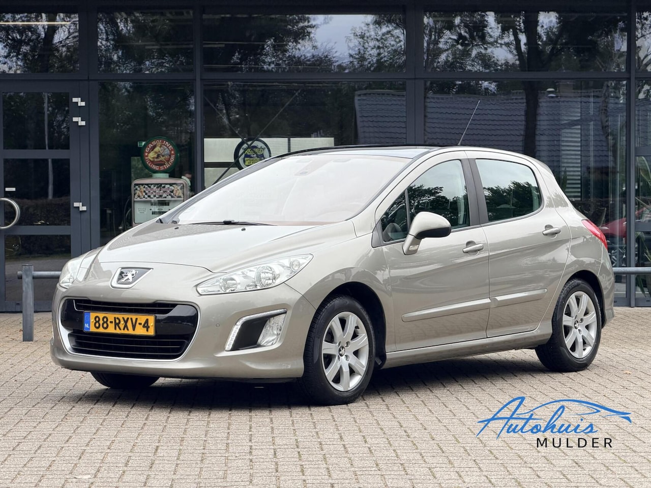Peugeot 308 SW - 1.6 VTi Première | Airco | Pano | Navi | PDC | Trekhaak | Cruise - AutoWereld.nl