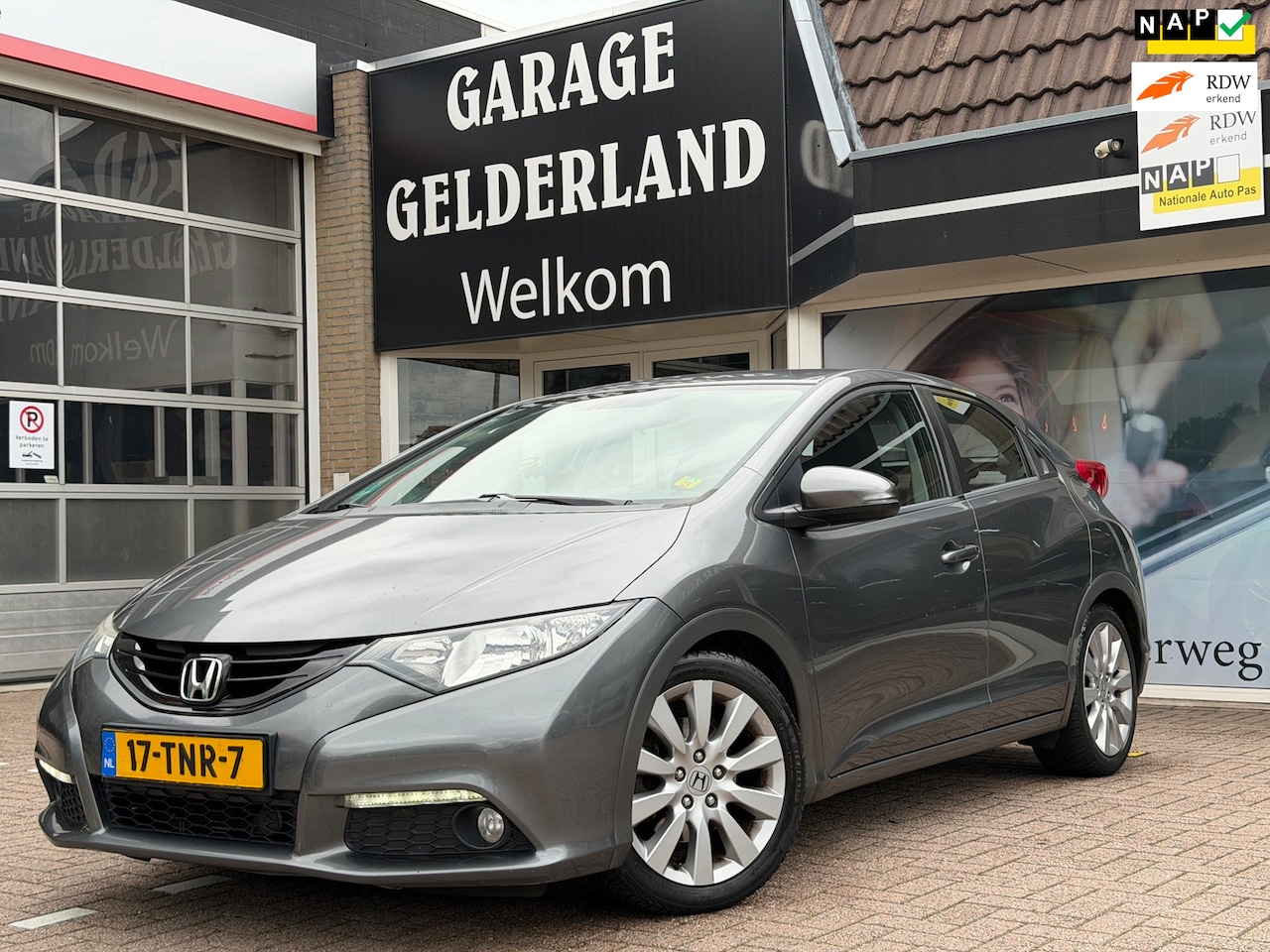 Honda Civic - 1.8 Sport | CAMERA | NAVI | CRUISE | CLIMATE | ISO | FULL-OPTION - AutoWereld.nl
