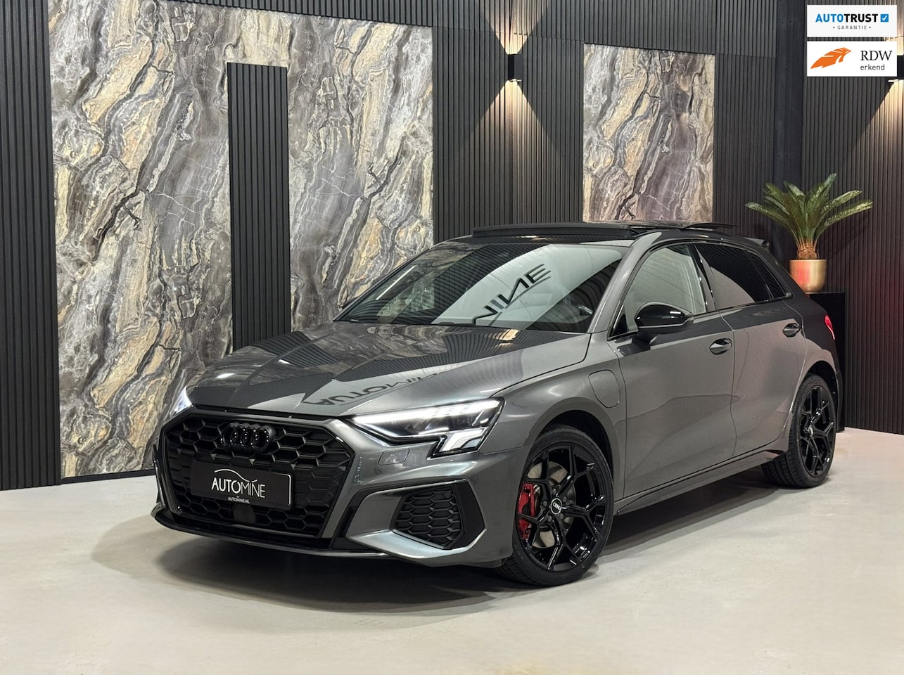 Audi A3 Sportback - 45 TFSI e 3x S-line Competition|PANO|MATRIX|SFEER|CAMERA|KEYLESS - AutoWereld.nl