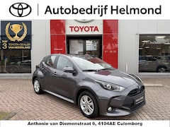 Toyota Yaris - 1.5 Hybrid 115 Business | Parkeersensoren voor/ achter | Stuurverwarming | Stoelverwarming