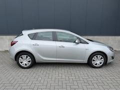Opel Astra - 1.4 turbo cosmo automaat 140 PK, ZEER compleet, Trekhaak