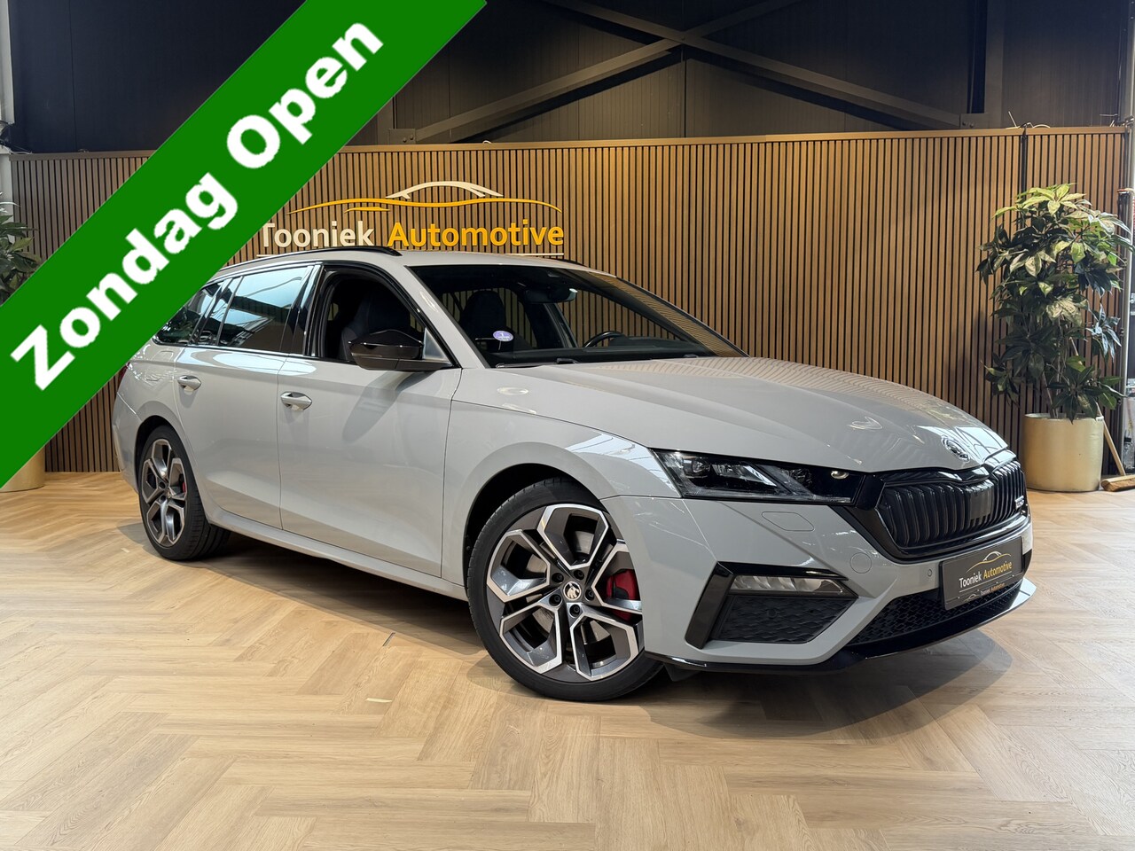 Skoda Octavia Combi - 2.0 TSI iV RS panoramadak | voorzien van skoda paraplu in de deur - AutoWereld.nl