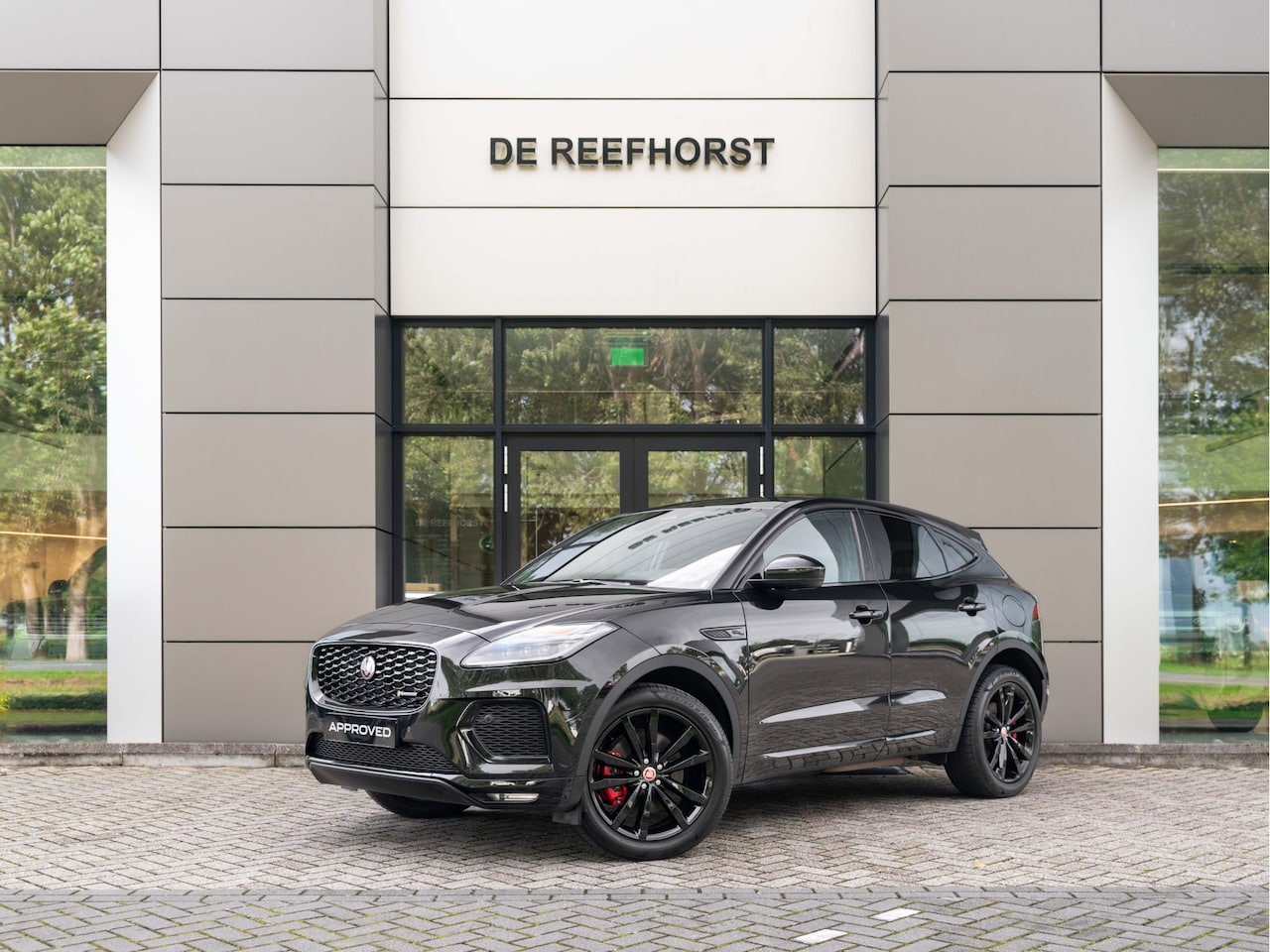 Jaguar E-Pace - 1.5 P300e AWD R-Dynamic HSE | Black Pack | Adaptive Cruise | Stuurwielverwarming | - AutoWereld.nl