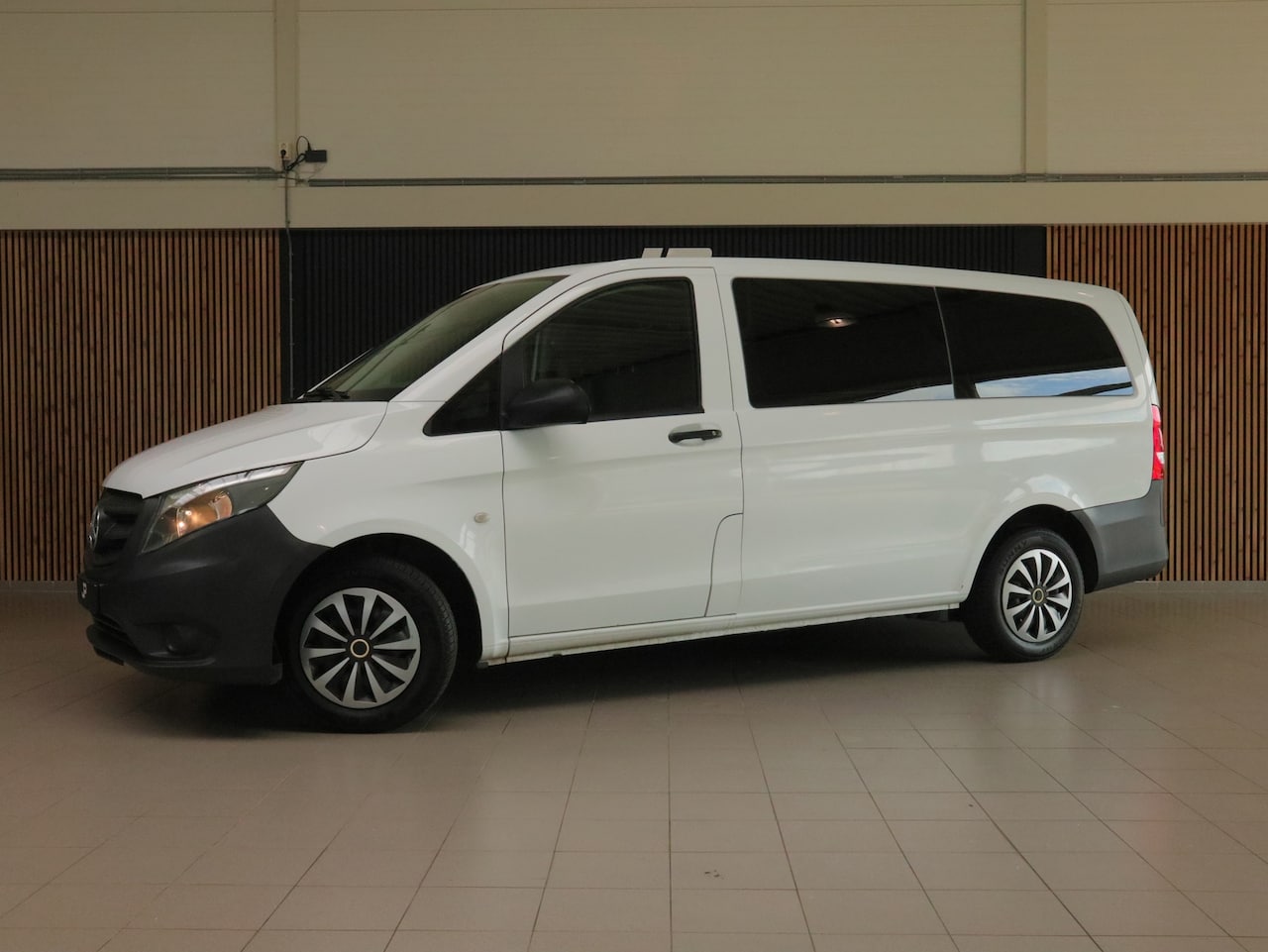 Mercedes-Benz Vito Tourer - 109 BlueTEC Base Lang 109 BlueTEC Base Lang - AutoWereld.nl