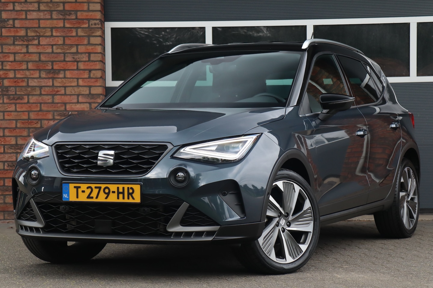 SEAT Arona - 1.0 TSI FR Business Intense ACC, Keyless, Camera - AutoWereld.nl
