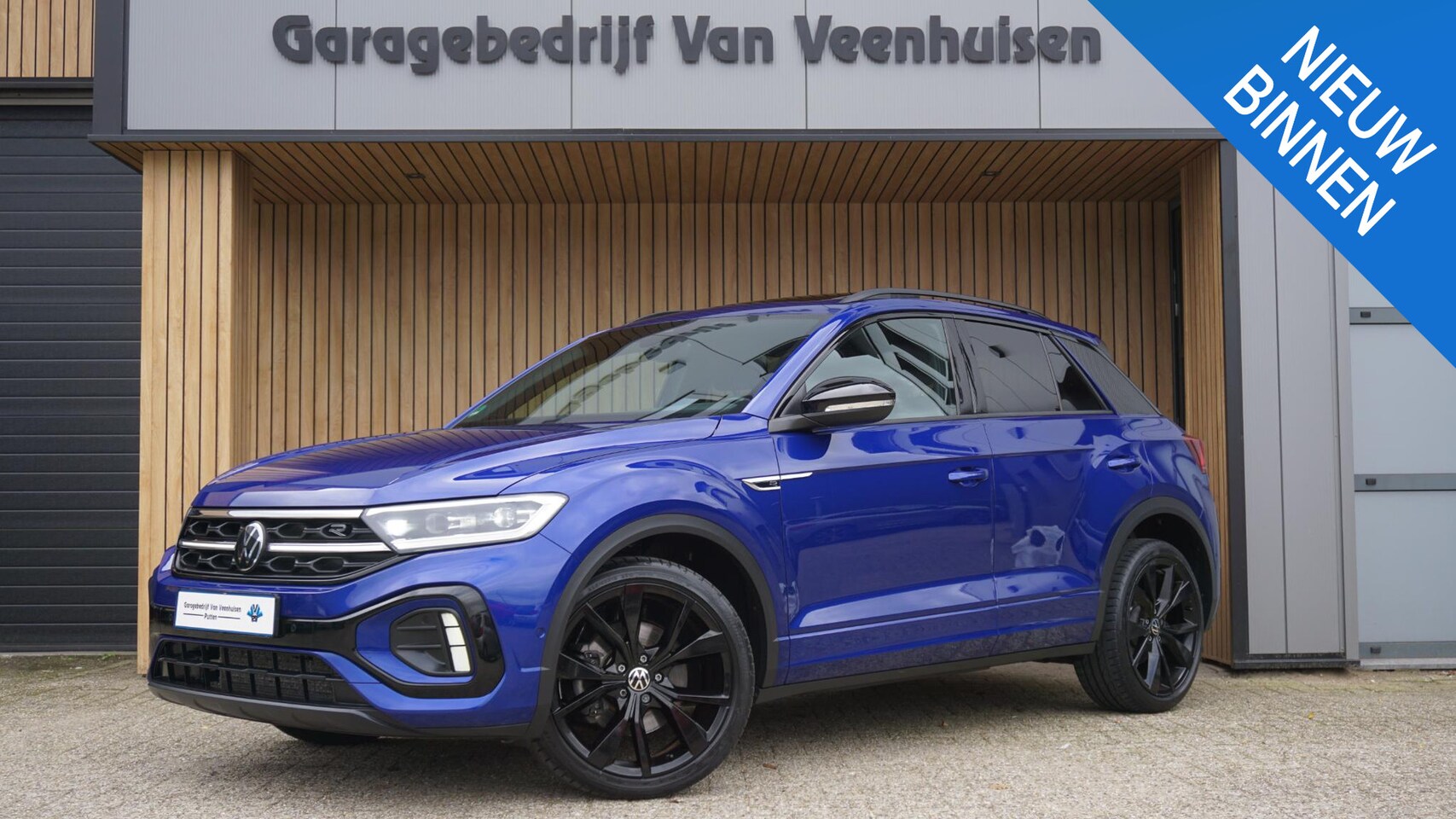 Volkswagen T-Roc - 1.5 TSI 150pk DSG 2x R-Line & Black Style Pano.Dak 19inch LM IQ Light Virtual Cockpit ACC - AutoWereld.nl