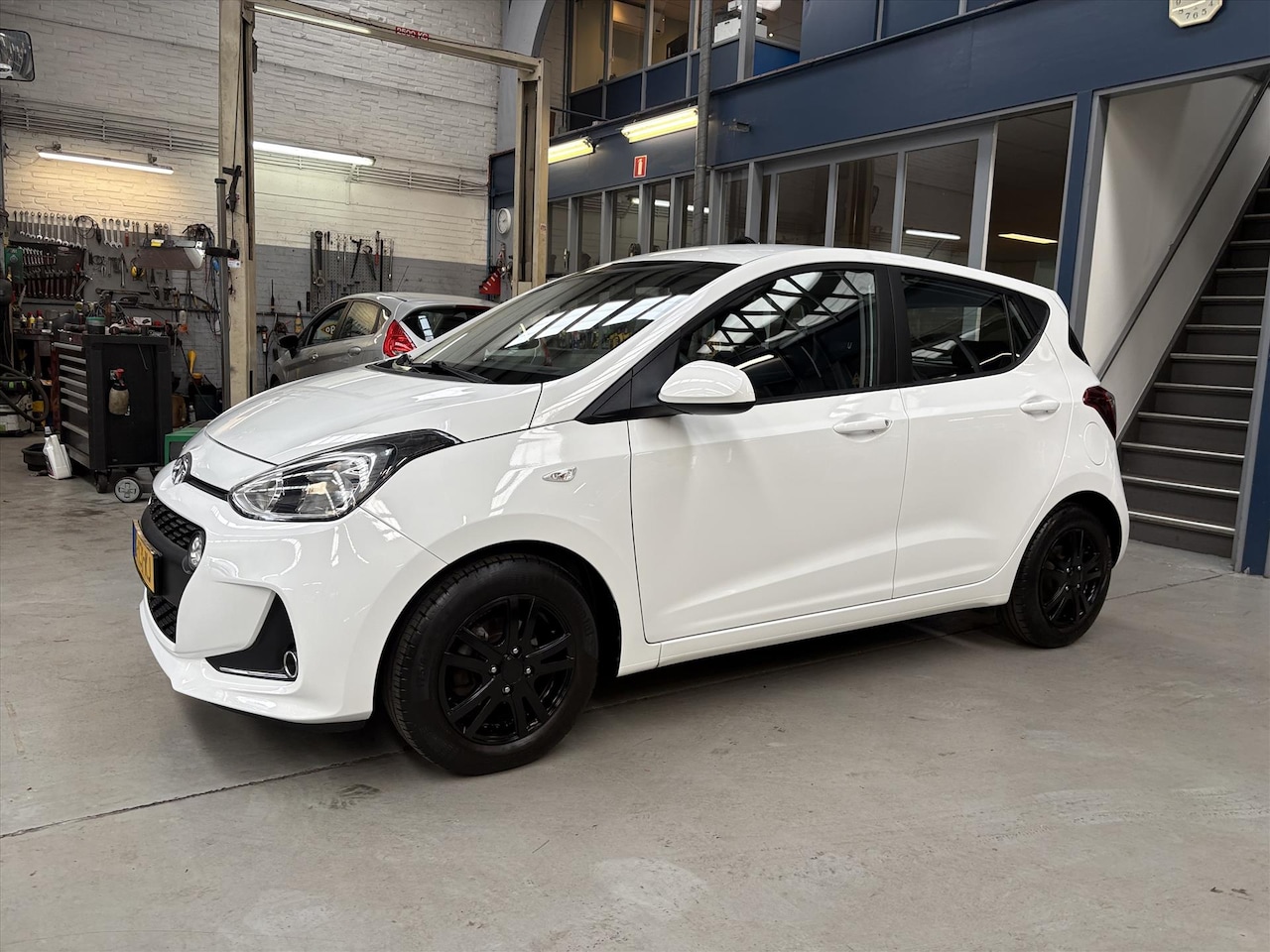 Hyundai i10 - 1.0i 66pk Comfort | Airco | LM Velgen | 4 elektr. ramen | Bluetooth | NAP | Rijklaar prijs - AutoWereld.nl