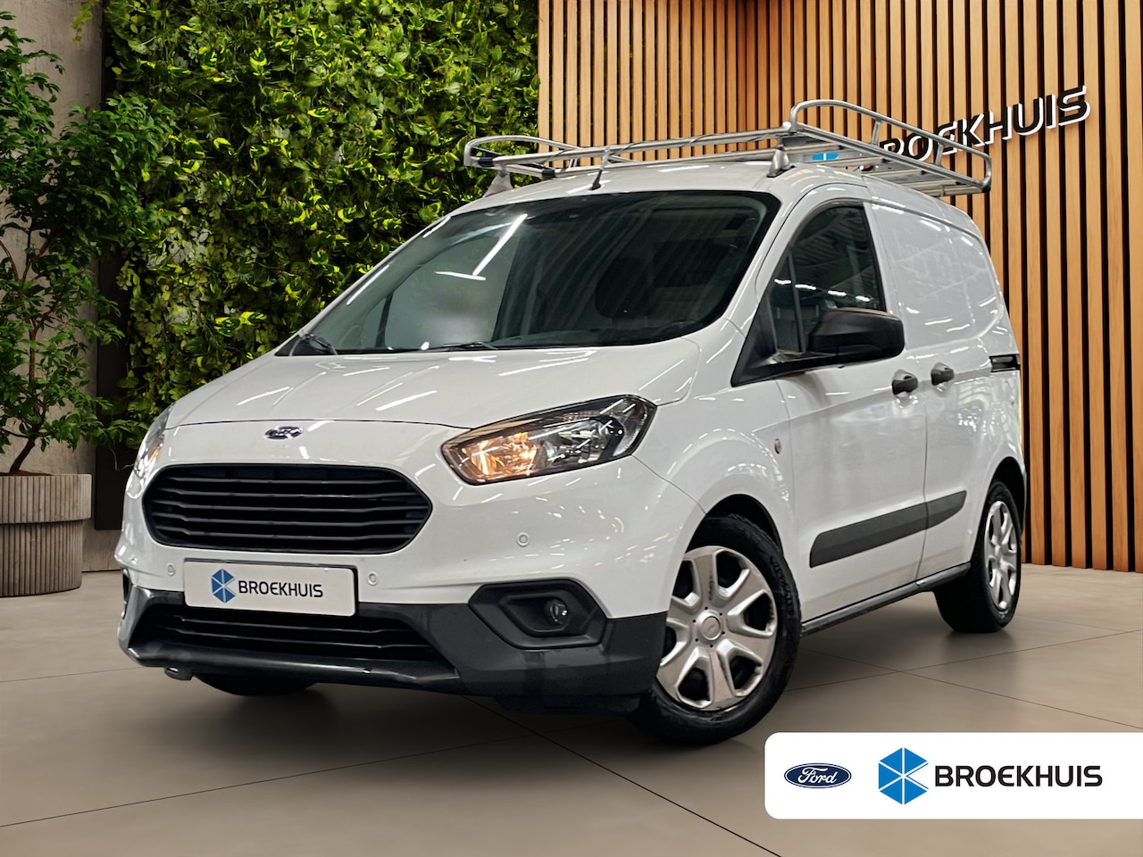 Ford Transit Courier - 1.5 TDCI Trend | Dealer onderhouden | Betimmerd | Imperiaal | 2 x Schuifdeur - AutoWereld.nl
