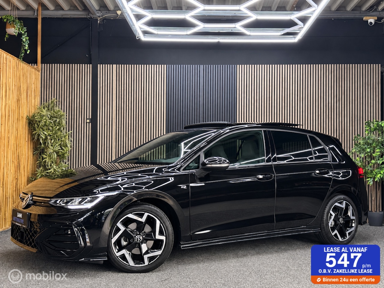 Volkswagen Golf - 1.5 eTSI R-Line|Pano|Led|Cam|Navi|Carplay - AutoWereld.nl