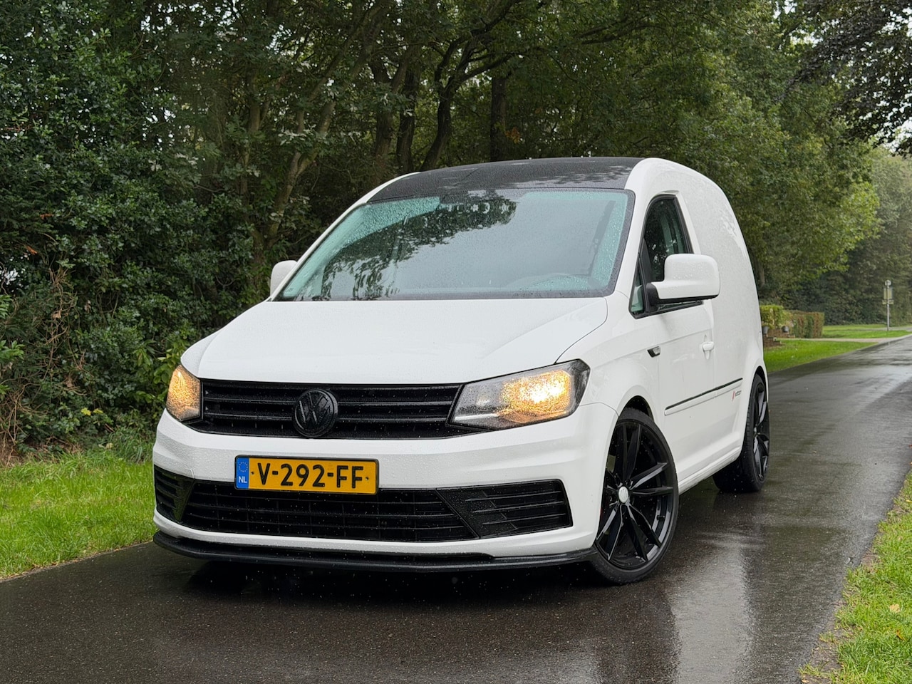 Volkswagen Caddy - 2.0 TDI L1H1 BMT Trendline | RS-Leder + Carplay + Camera Nu € 11.975,-!!! - AutoWereld.nl