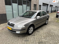 Skoda Octavia - 1.9 TDI Elegance Parksensor Cruise 2007