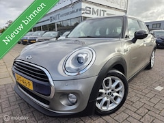 MINI 5-Deurs - 1.5 Cooper Business 5DRS/Nav/Xenon/Led