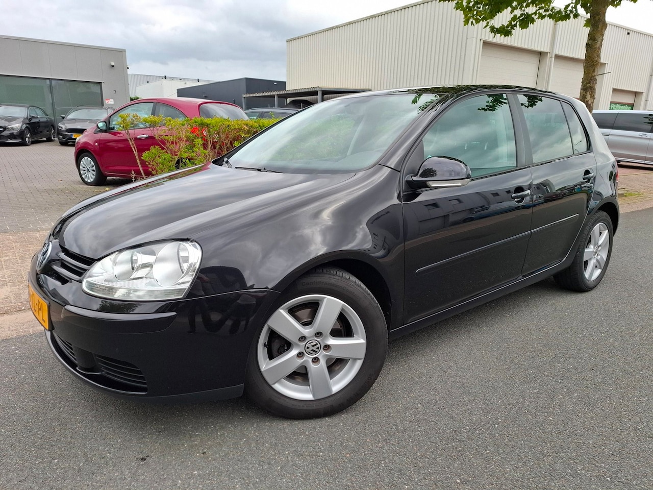 Volkswagen Golf - 1.6 FSI Turijn AIRCO/CRUISE/NAVI/AFN TREKHAAK! - AutoWereld.nl