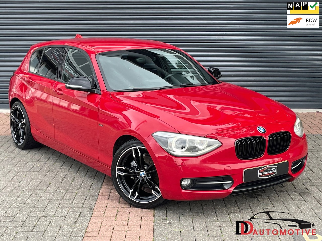 BMW 1-serie - 116i Business Sport Line Xenon | Navi | Pdc | 18 Inch - AutoWereld.nl