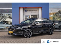 SEAT Leon Sportstourer - 1.4 e-Hybrid VZ Adrenaline | Schuif/kantel dak | Stoel- Stuurverwarming | Dodehoek Detecti