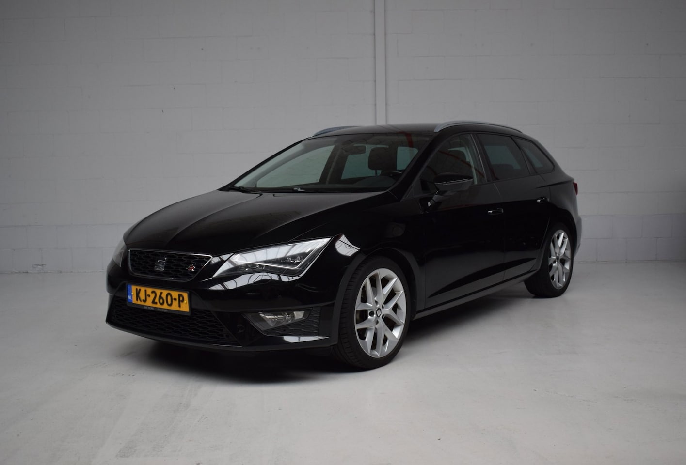 SEAT Leon ST - 1.4 TSI ACT FR Dynamic 150PK DSG ORG.NED / SFEERVERLICHTING / STOELVERWARMING / LED / 18IN - AutoWereld.nl